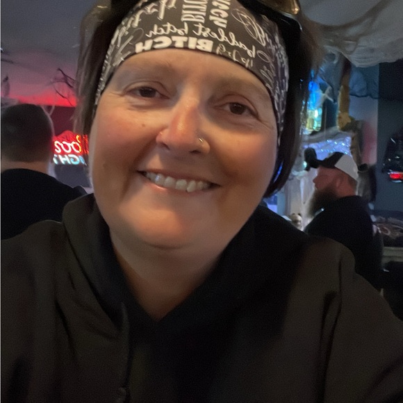 Meet your Posher, Amy - Picture 3 of 3